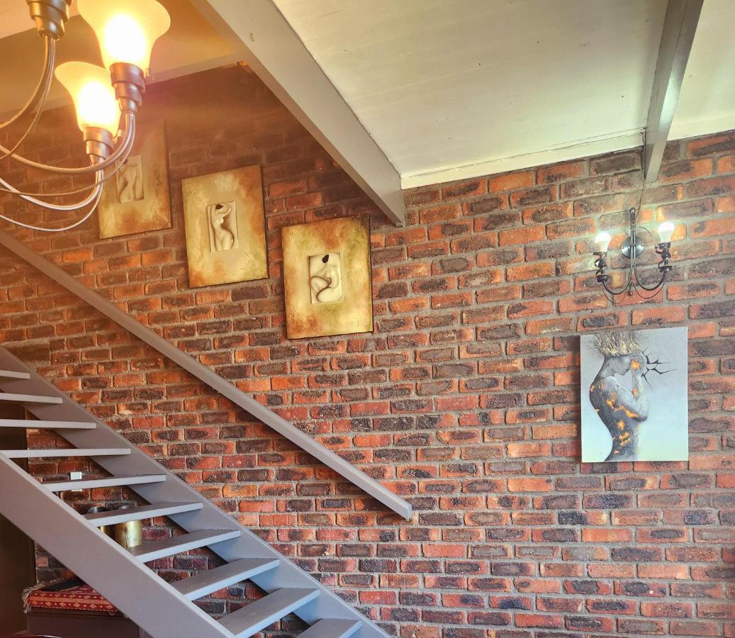 The Wooden Leg Guesthouse Kleinmond Exterior foto